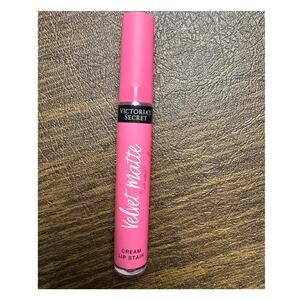 Victoria's Secret Velvet Matte Cream Envied Shade Makeup Liquid Lip Stain